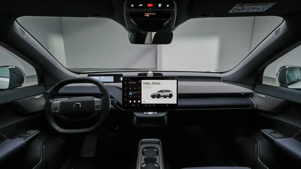 Elettronauti - Volvo EX60 P12 AWD - Interni - Vista della plancia