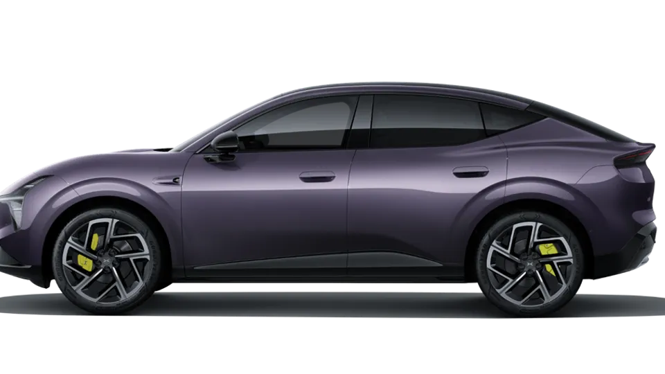 Elettronauti - XPENG L03 71.2 kWh AWD Performance - Dark Green - Esterno - Vista anteriore a tre quarti