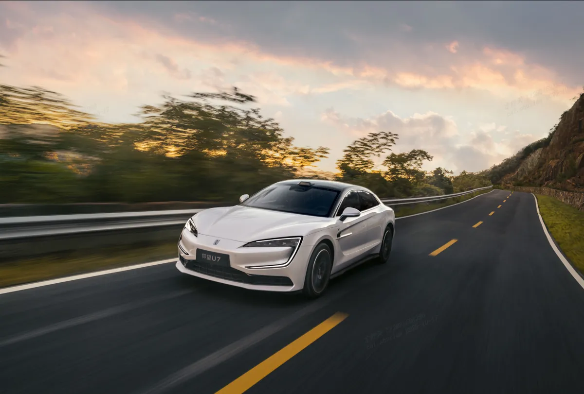 Elettronauti - YangWang U7 U7 EV 5-seat Luxury - esterno