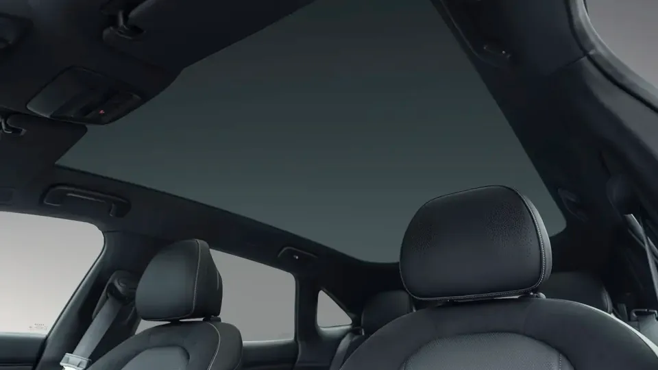Elettronauti - Zeekr 7GT Long Range RWD - Argento - Esterno - Vista dall'alto