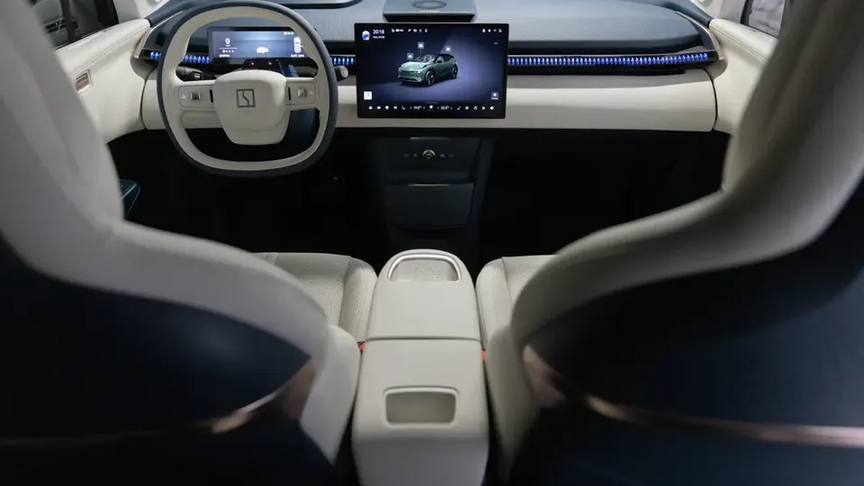 Elettronauti - Zeekr X Long Range RWD - Grigio - Esterno - Vista anteriore a tre quarti